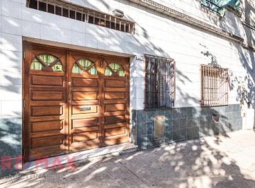 Casa · 93m² · 4 Ambientes · 1 Cochera · Venta Casa 4 Ambientes en Flores con Cochera