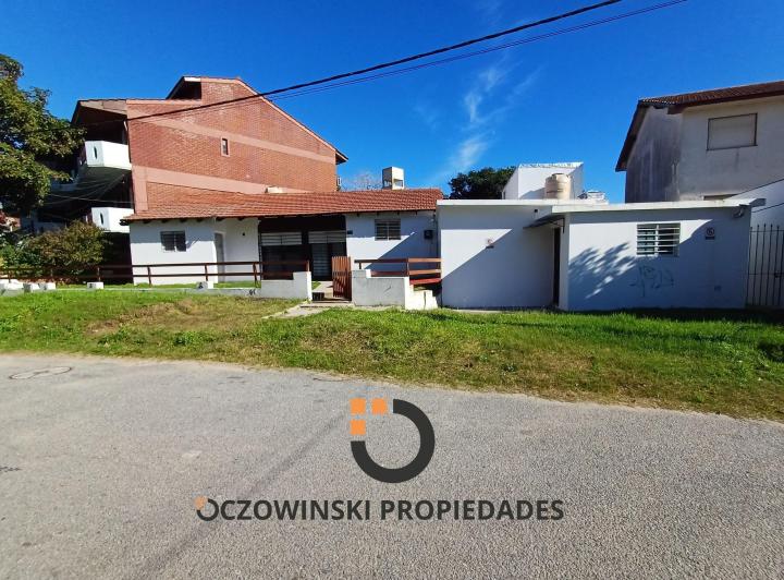 Casa · 220m² · 3 Dormitorios · 1 Cochera