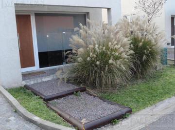 Casa de 6 ambientes, Pilar · Dueño Casa en California Village, Lote Interno, Exc Propiedad