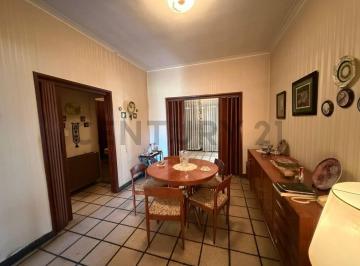 Casa · 125m² · 3 Ambientes · 1 Cochera · 18 40 y 41 Casa en Venta La Plata Ideal Desarrolladores