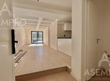 Departamento · 89m² · 3 Ambientes · 1 Cochera · Departamento Tipo Casa, 3 Ambientes con Jardín de 100 m²