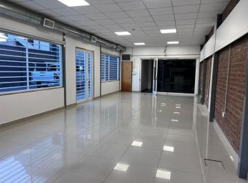 Local comercial · 646m² · 6 Ambientes · 5 Cocheras · Base Comercial - Industrial en Microcentro de Cipolletti - Rio Negro