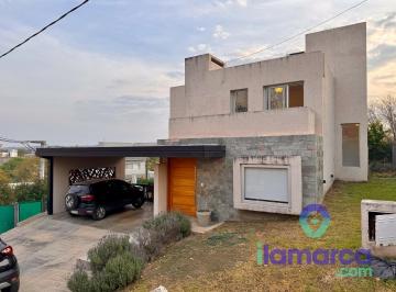 Casa · 168m² · 3 Dormitorios · Venta Casa Moderna 3dor 2 Baños, Pileta, Vista a Las Sierras La Estanzuela