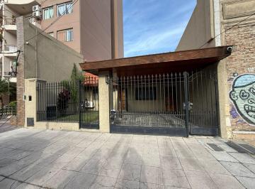Terreno , Lanús · En Venta Lote 8.66x47.82 C/casa 6 Amb. Gge, Fdo Libre, Quincho y Pileta en Lanus