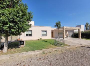 Casa · 150m² · 6 Ambientes · 2 Cocheras · Casa - Santa Lucia