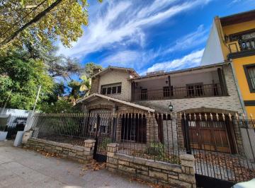 Casa · 352m² · 7 Ambientes · 3 Cocheras · Venta Casa en San Isidro 4 Dorm.