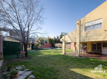 Casa · 172m² · 8 Ambientes · 4 Cocheras · Venta / Permuta - Casa 3 Dorm. con Jardín y Piscina - Fisherton, Rosario.