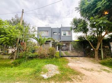 Casa · 93m² · 4 Ambientes · 1 Cochera · Casa en Venta 3 Dorm. Calle 14 Bis E / 665 y 666 Sicardi