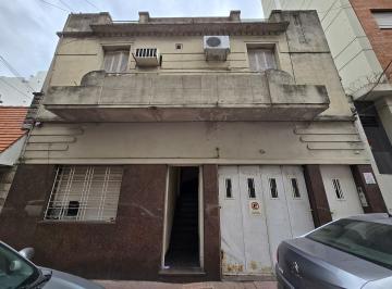 PH · 82m² · 3 Ambientes · PH en Planta Alta con Cochera 3 Ambientes en Lanús Oeste