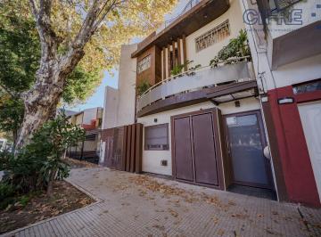 PH · 96m² · 4 Ambientes · Triplex en Villa Devoto, en PH, 4 Ambientes, 3 Baños, Balcón Aterrazado, Patio, Terraza Quincho.