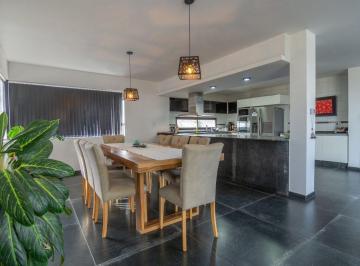 Casa · 300m² · 6 Ambientes · 1 Cochera · Venta Casa 4 Dormitorio Barrio La Carolina