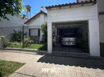 Casa · 122m² · 4 Ambientes · 1 Cochera · Casa en La Plata 4 Ambientes
