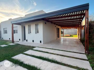 Casa · 100m² · 4 Ambientes · 1 Cochera · Casa 3 Dorm. con Amenities y Gas - Bouchard 300 - Funes | Venta