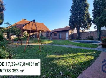 Casa · 353m² · 4 Ambientes · 3 Cocheras · Casa 4 Amb, Cochera Para Varios Vehículos, Quincho, Piscina y Amplio Jardín.