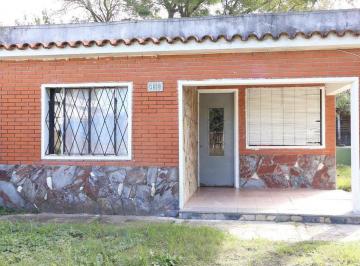 Casa · 63m² · 4 Ambientes · 1 Cochera · Venta de Casa 2 Dorm., Playa Pascual
