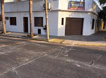 Casa · 102m² · 3 Ambientes · 1 Cochera · Venta Casa 3 Amb. en Ramos Mejía - Buen Estado C/garage Cub. y Patio