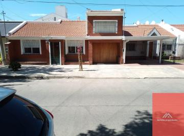 Casa de 4 ambientes, Junín · Casa en Venta de 3 Dorm. C/ Cochera en Junín