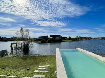 Casa · 170m² · 5 Ambientes · 4 Cocheras · Casa en El Cazal a La Laguna en Venta - a Estrenar - con Piscina