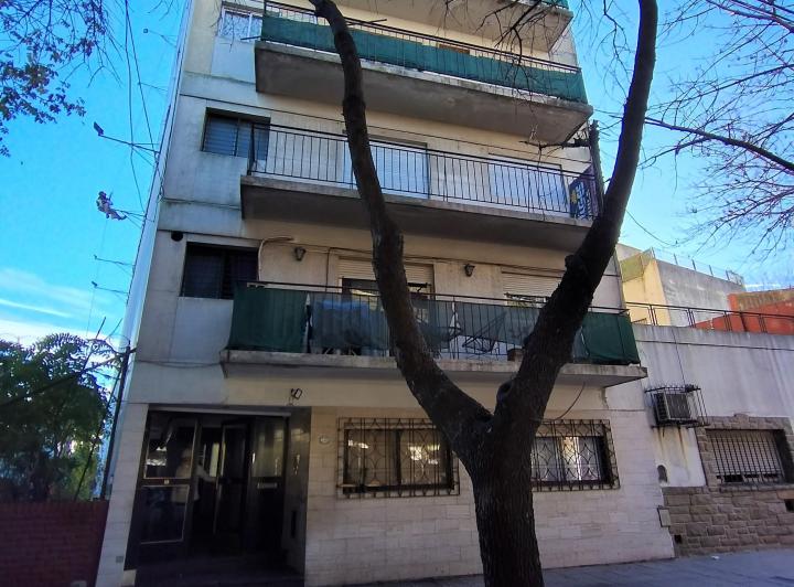 Dos Ambientes en Reservistas Argentinos 500 Liniers, Caba. Apto Credito