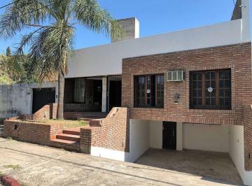 Casa · 218m² · 7 Ambientes · 2 Cocheras · Venta Casa 4 Dorm Escobar Pileta Cochera