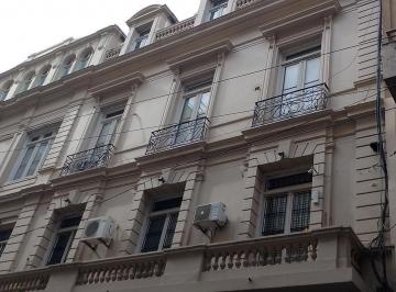 Oficina comercial · 150m² · 4 Ambientes · Venta de Amplias y Luminosas Oficina