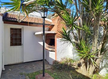 Casa · 74m² · 4 Ambientes · 2 Cocheras · Alquiler 4 Ambientes Carapachay con Cochera