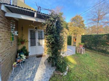 Casa · 160m² · 5 Ambientes · Casa en Venta - 3 Dorm. 2 Baños - 620 m² - Parque Leloir, Ituzaingó