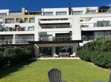 Departamento · 137m² · 3 Ambientes · 1 Cochera · Albanueva, Departamento de 2 Dorm. en Venta en Planta Baja con Jardin Propio
