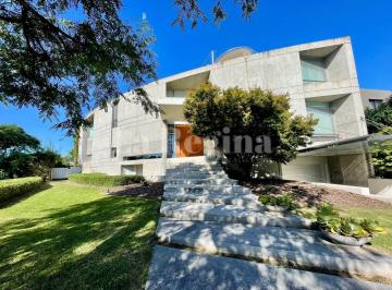 Casa · 750m² · 8 Ambientes · 1 Cochera · Casa en Alquiler en Santa Barbara, Tigre, G. B. a. Zona Norte