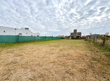 Terreno · 500m² · 1 Ambiente · 1 Cochera · Terreno 500 m² en Funes Norte