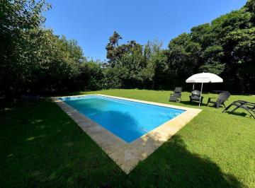 Quinta vacacional · 140m² · 2 Dormitorios · 2 Cocheras · Venta Casa Quinta 4 Ambientes en Tortuguitas