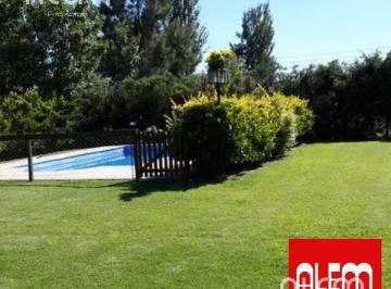 Casa · 160m² · 6 Ambientes · 1 Cochera · Quintas del Sol 3 Dorm. Venta