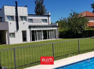 Casa · 200m² · 6 Ambientes · 2 Cocheras · Quintas del Sol | 3 Dorm. | Venta