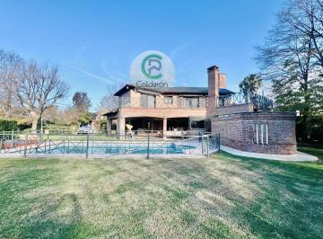 Casa · 263m² · 5 Ambientes · 7 Cocheras · Casa en Venta Country Club Banco Provincia