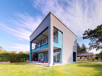 Casa · 142m² · 5 Ambientes · 2 Cocheras · Casa en Venta en El Rodeo
