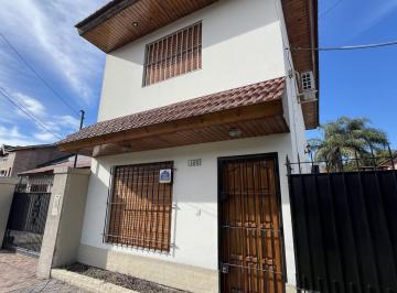 Casa · 70m² · 3 Ambientes · 2 Cocheras · Alquiler | Duplex 3 Ambientes con Cochera y Jardin en Monte Grande