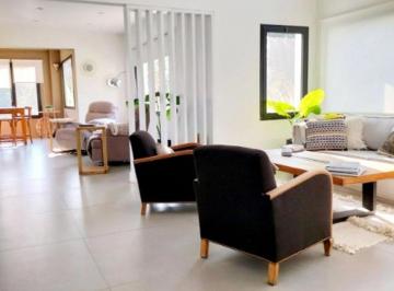 Casa · 250m² · 5 Ambientes · 4 Cocheras · Casa Venta en Mayling Cc Pilar 4 Dorm Dependencia