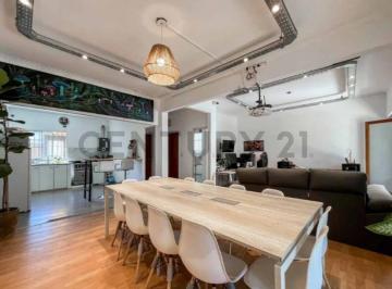 Casa · 80m² · 3 Ambientes · 1 Cochera · 66 Entre 21 y 22. Casa en Alquiler con Cochera
