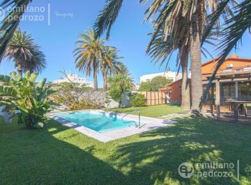 Casa · 360m² · 9 Ambientes · 1 Cochera · Casa Venta 7 Dorm. Peninsula Punta del Este