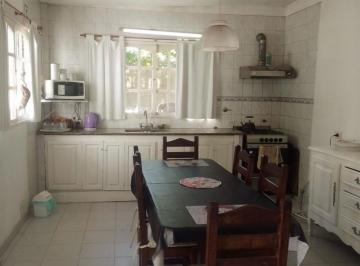 Casa · 180m² · 4 Ambientes · 1 Cochera · Casa - City Bell