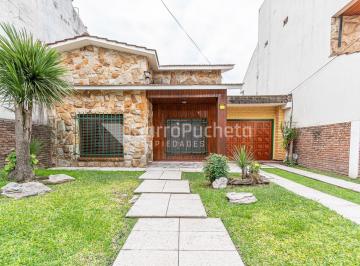 Casa · 134m² · 3 Ambientes · 2 Cocheras · Venta Casa 3 Ambientes con Jardín en Castelar Norte