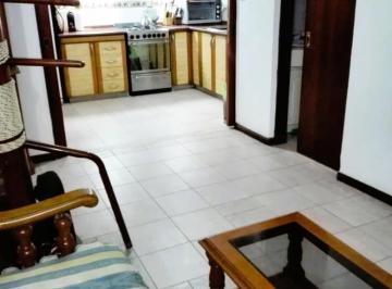 living PB · Dueño Vende PH Frente, Apto Cred, 3 Hab, 2 Baños y Toilette, Garage, 120 m² Cub. y 64 m² Desc.