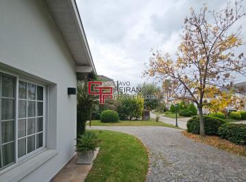 Casa de 6 ambientes, Escobar · Casa en Barrio Cerrado Septiembre, Escobar. en Venta.