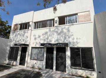 Casa · 60m² · 3 Ambientes · 1 Cochera · Duplex en Venta en Castelar