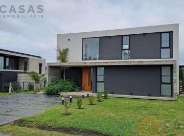 Casa · 290m² · 4 Ambientes · 2 Cocheras · Casa - Rumencó Joven