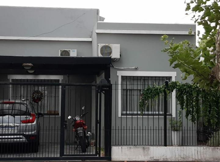 Casa · 200m² · 4 Ambientes · 2 Cocheras