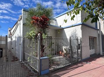 Casa · 145m² · 5 Ambientes · 1 Cochera · Casa en Venta en Barrio Mosconi, Apta Credito Hipotecario