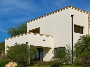 Casa · 223m² · 4 Ambientes · 2 Cocheras · Casa 3 Dorm. Country Los Azahares Yerba Buena