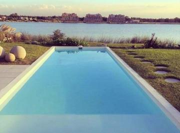 Casa · 240m² · 5 Ambientes · 2 Cocheras · Venta Casa 4amb + Dep a La Laguna Barrio Cerrtigre