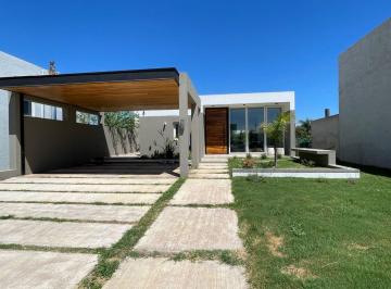 Casa · 280m² · 4 Ambientes · 2 Cocheras · Alquiler Casa Amoblada en Las Cañitas - Malagueño
